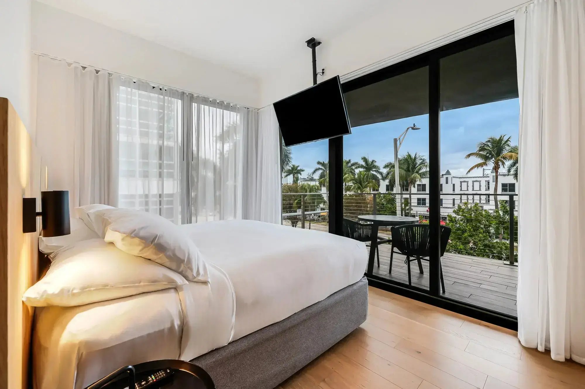CITY VIEW CORNER PREMIUM SUITE