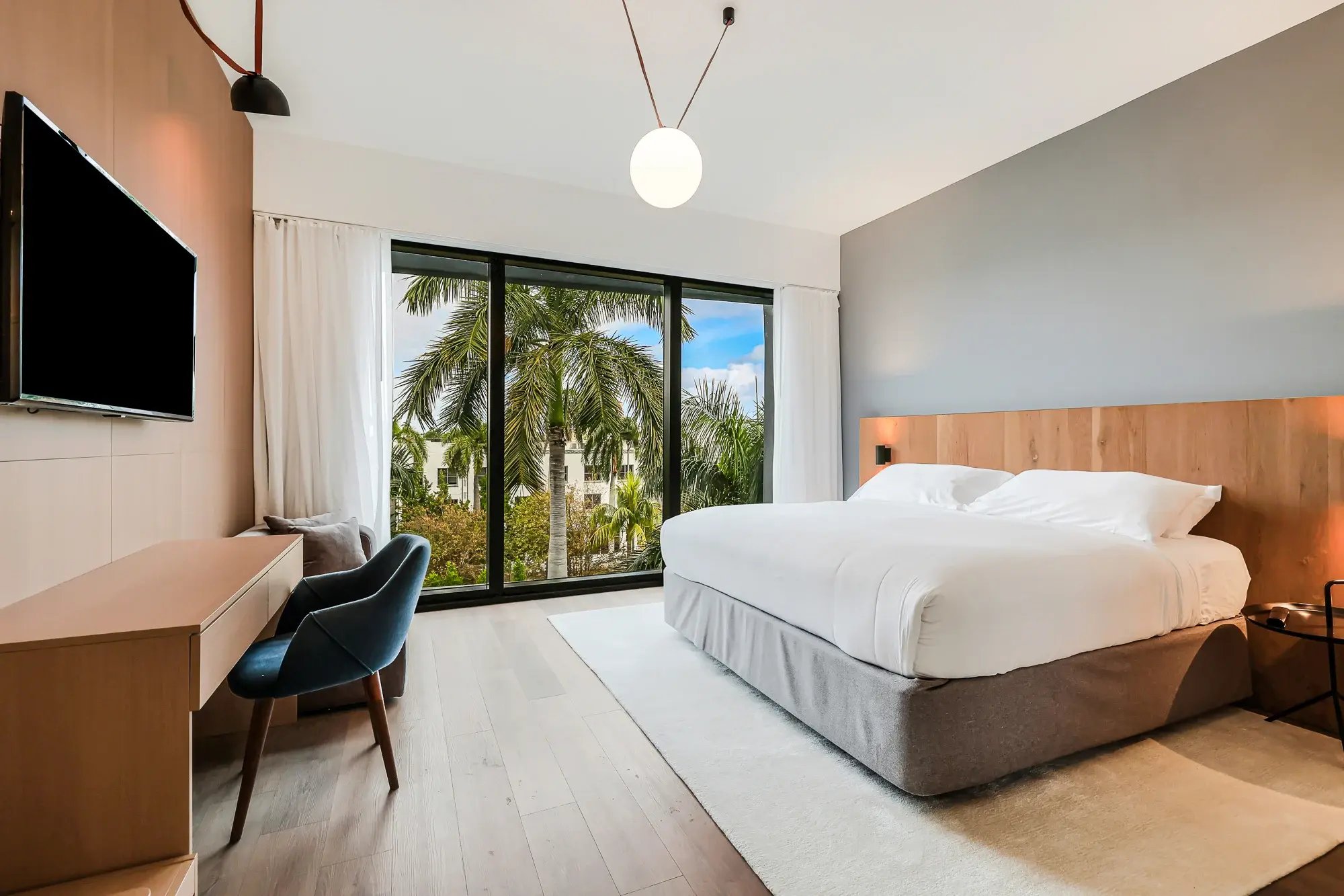 Deluxe King Room